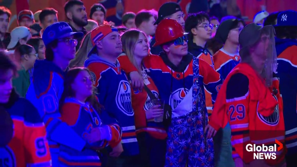 Click to play video: 'Oilers fans lined up ‘out the door’ at downtown businesses'