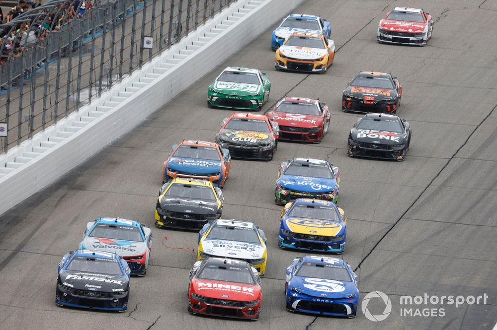 Chris Buescher, RFK Racing, Fastenal Ford Mustang, Josh Berry, Stewart-Haas Racing, Miner DOCKS, DOORS, AND MORE. Ford Mustang, Tyler Reddick, 23XI Racing, SiriusXM Toyota Camry