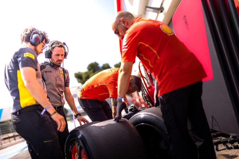 Pirelli and Ferrari team members