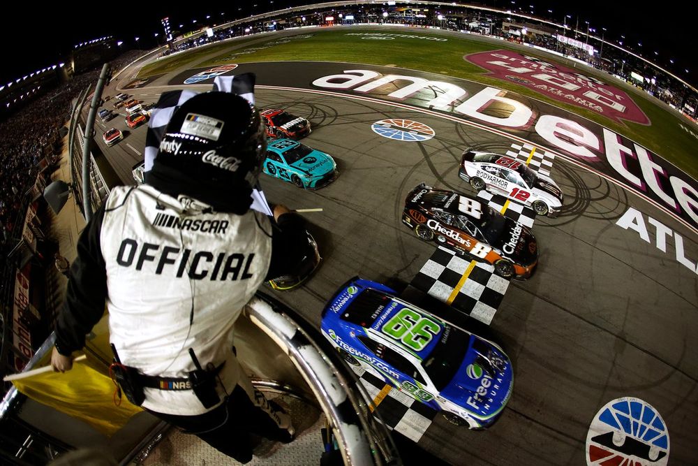 Race winner Daniel Suarez, Trackhouse Racing, Chevrolet Camaro