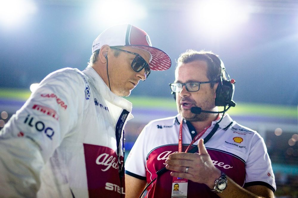 Kimi Raikkonen with his Alfa Romeo race engineer Julien Simon-Chautemps