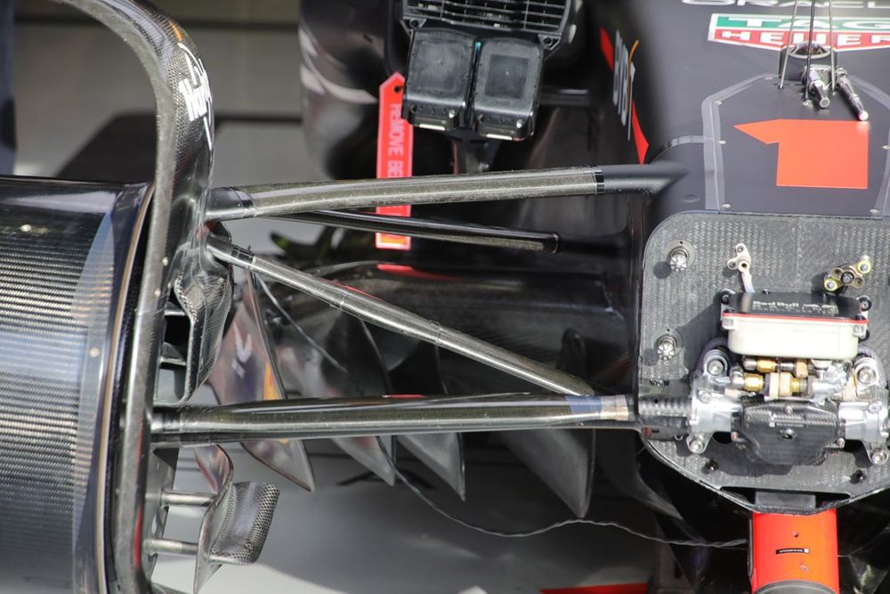 Red Bull pull-rod front suspension detail