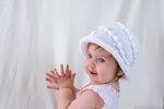 Вязаные шапки для девочек (74 фото)